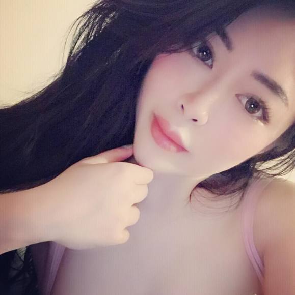 Meet your Posher, Jennifer - Picture 1 of 1